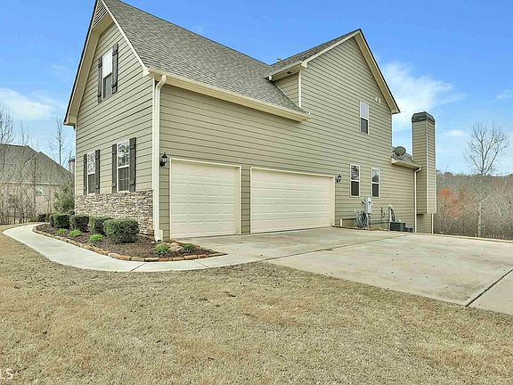 2nd image of 26 Basswood Way