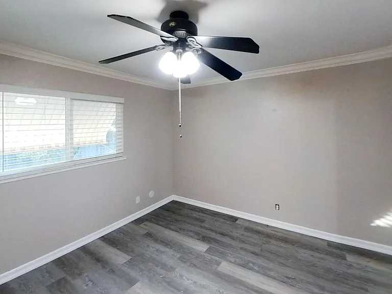 475 Georgetown Ave — Photo 11