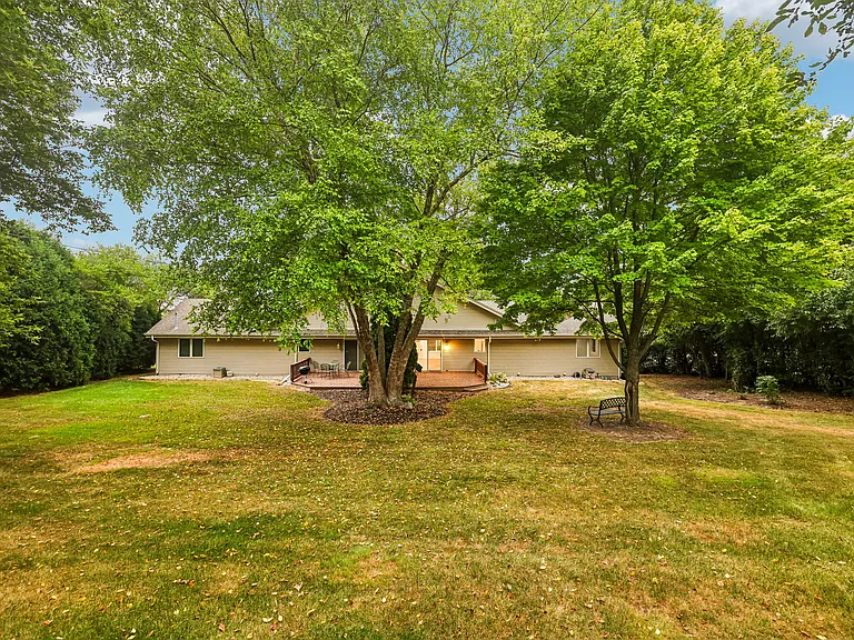 11108 W Forest Home Ave — Photo 27