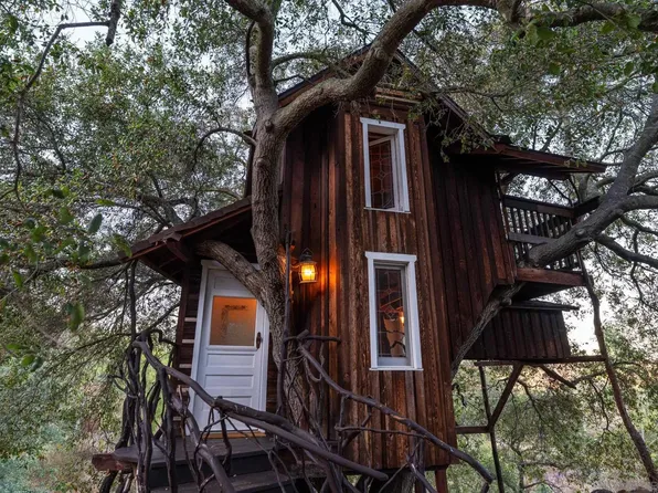 23898 Crown Hill Ln, Escondido, CA 92027