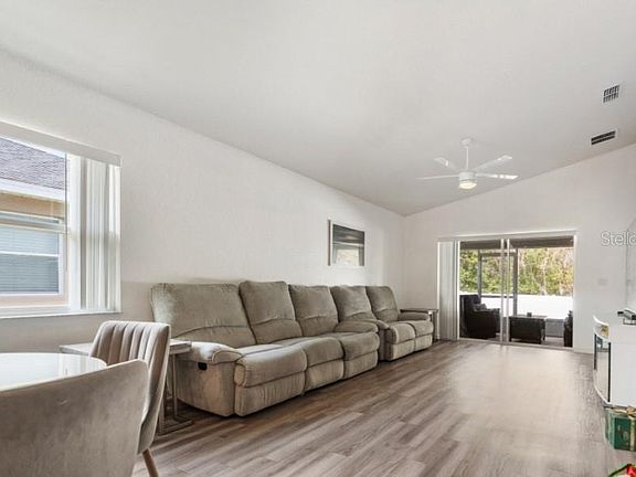 5th image of 979 Pearly Ridge Ln