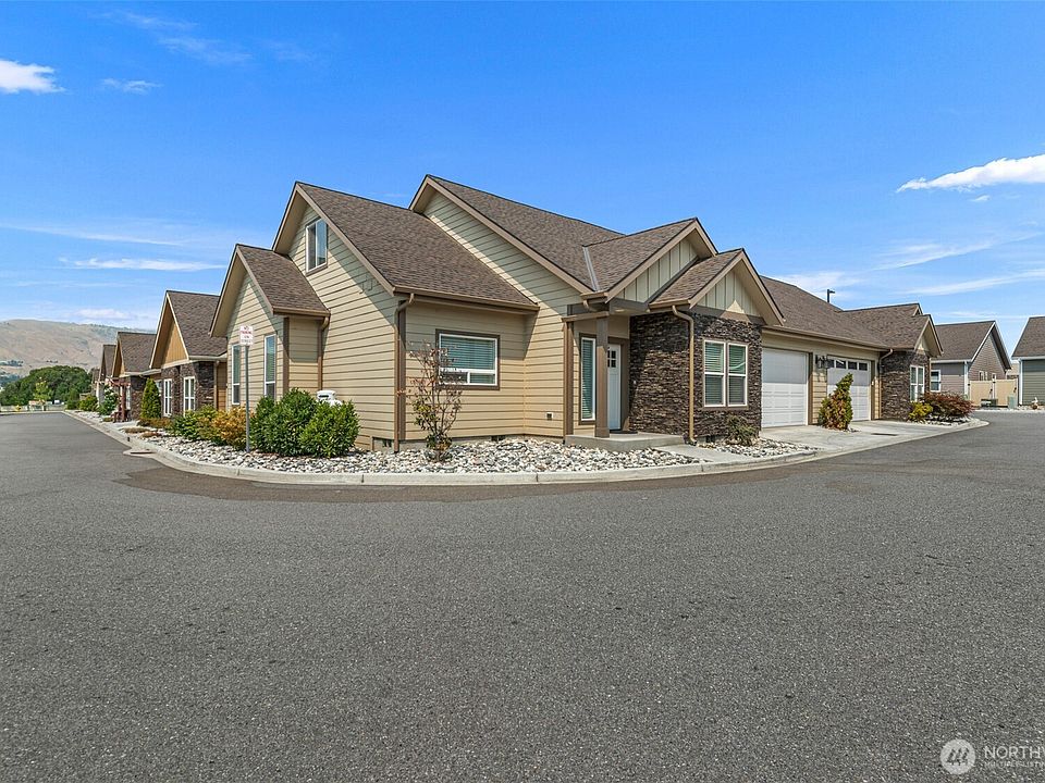 1st image of 211 Solomon Loop NW