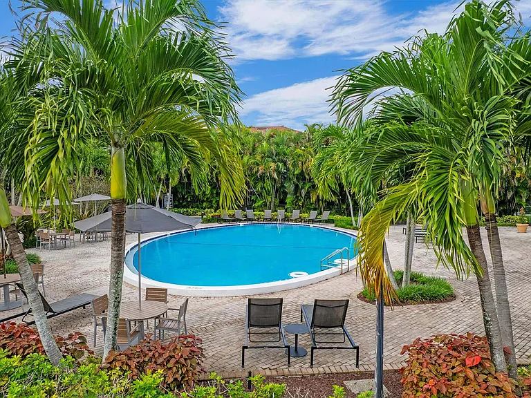 The Luxe at Boca — Photo 11