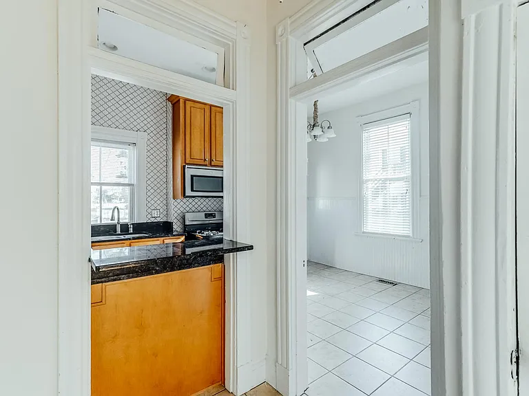 5 N Davis Ave — Photo 8