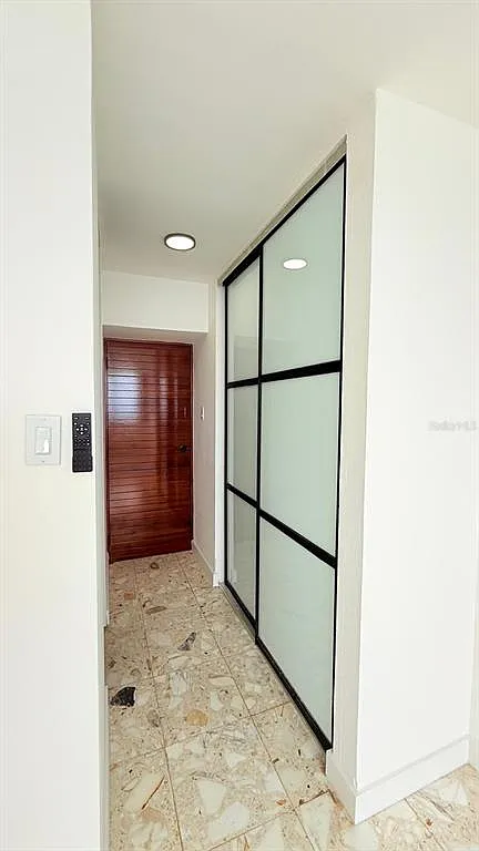 3 bed, 2.0 bath, 1400 sqft, $4,200 — Photo 3