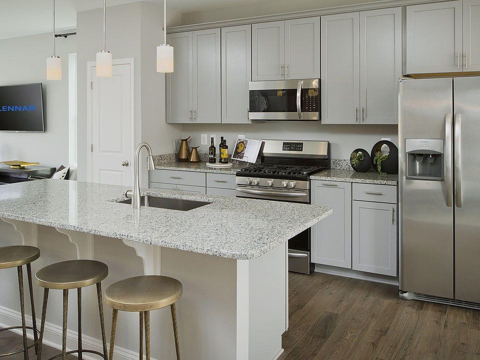 2nd image of 2025 Patapsco Rd