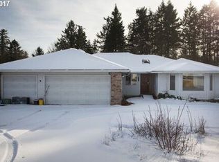 13700 NE Lake Shore Dr, Newberg, OR 97132