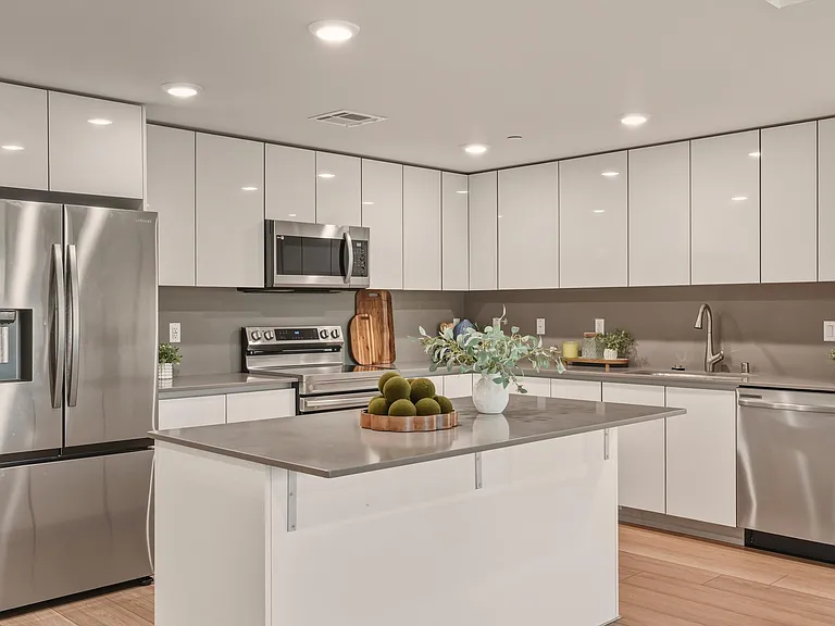 The Sophia - 1759 N Gower St — Photo 21