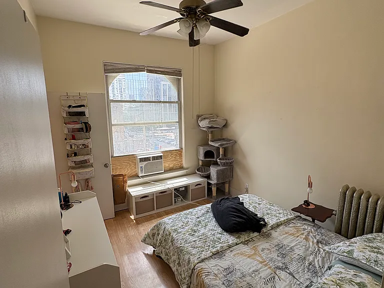 830 N State St #4SW — Photo 8