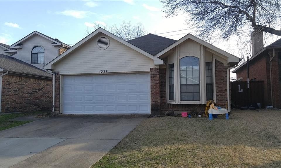 1st image of 1324 Daffodil Ln