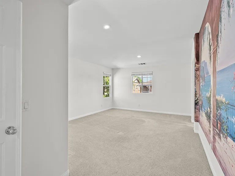 2658 Greenwood Ct — Photo 34