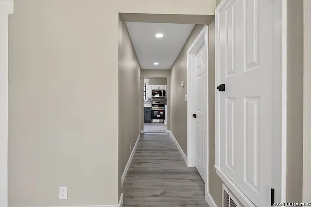 906 W Craig Pl — Photo 12