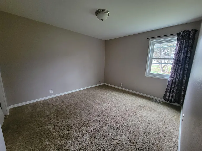 5021 Blackford Dr W — Photo 9