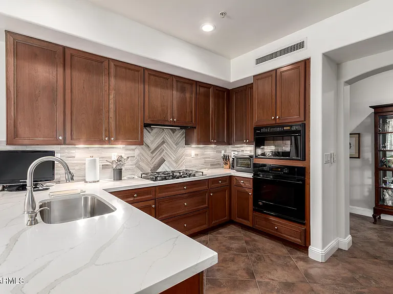 3801 N Goldwater Blvd #G201 — Photo 12