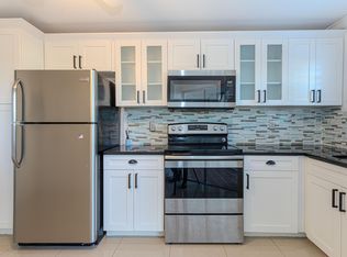 3810 Via Poinciana APT 104, Lake Worth, FL 33467