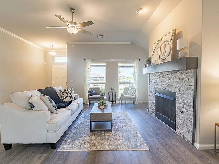 15708 Vermillion Dr — Photo 13