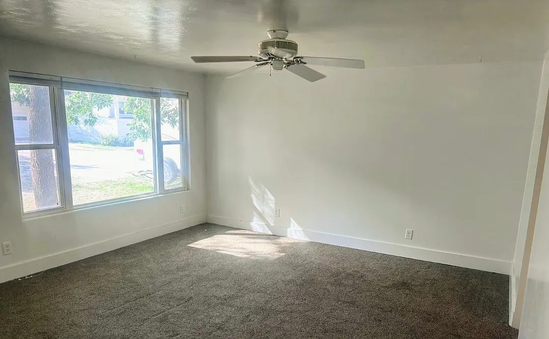 2 bed, 950 sqft, $1,250 — Photo 2