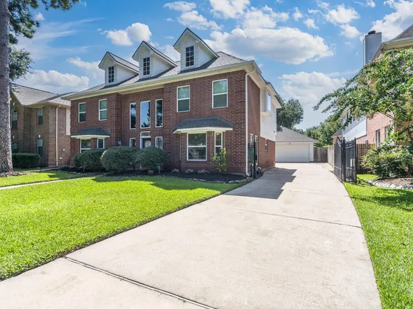 8814 Apple Mill Dr, Houston, TX 77095