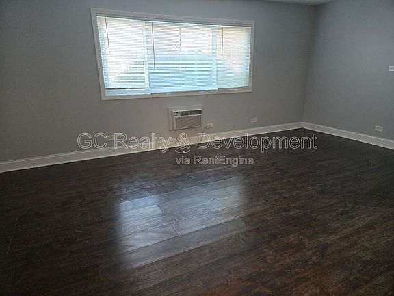 4th image of 6947 S Jeffery Blvd APT 1A