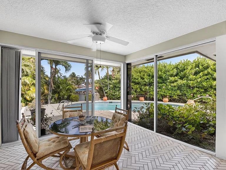 30 Spanish River Dr — Photo 12
