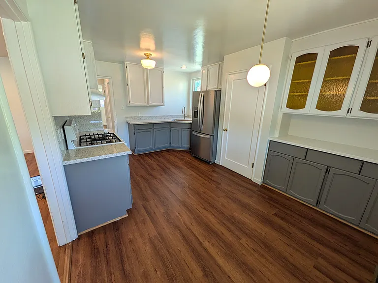 550 Harmony Dr — Photo 5