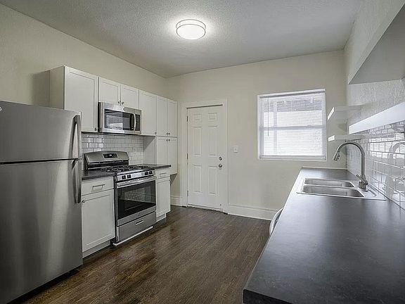 3rd image of 716 Gladstone Ave APT 2