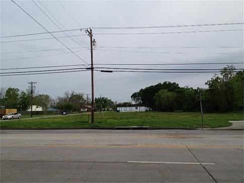 1st image of 139 Brazos Ave