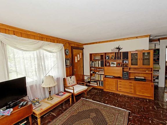 5th image of 30 Prince Ct