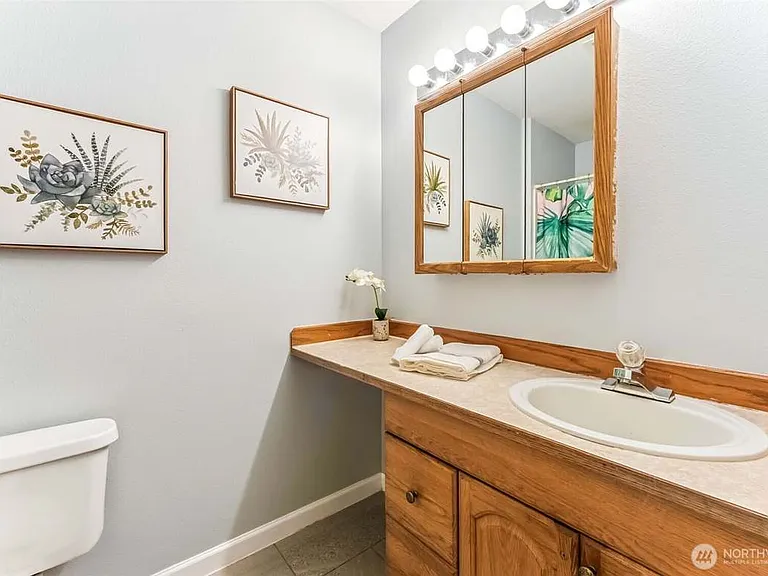 81 NE Santa Maria Ln — Photo 3