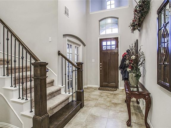 3rd image of 10824 Patton Dr
