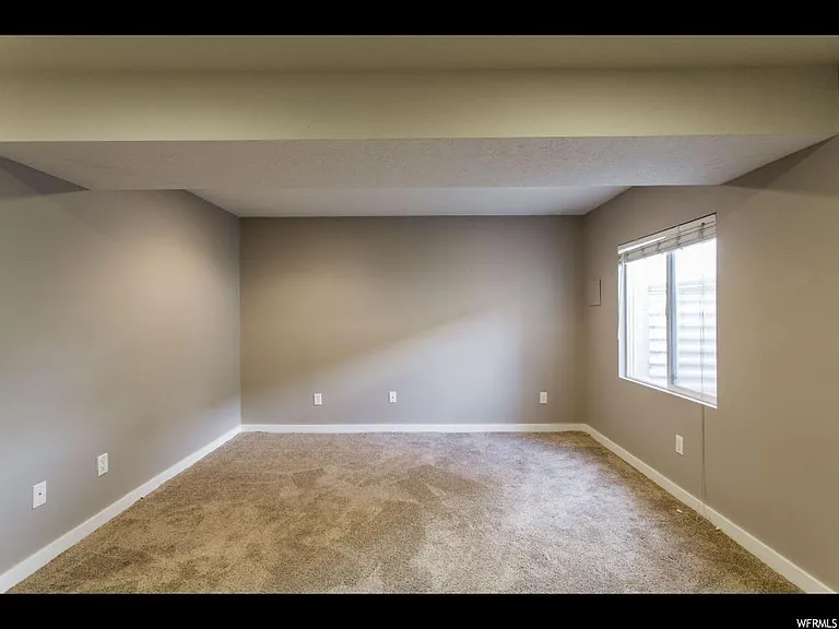 2724 S Richmond St E — Photo 11