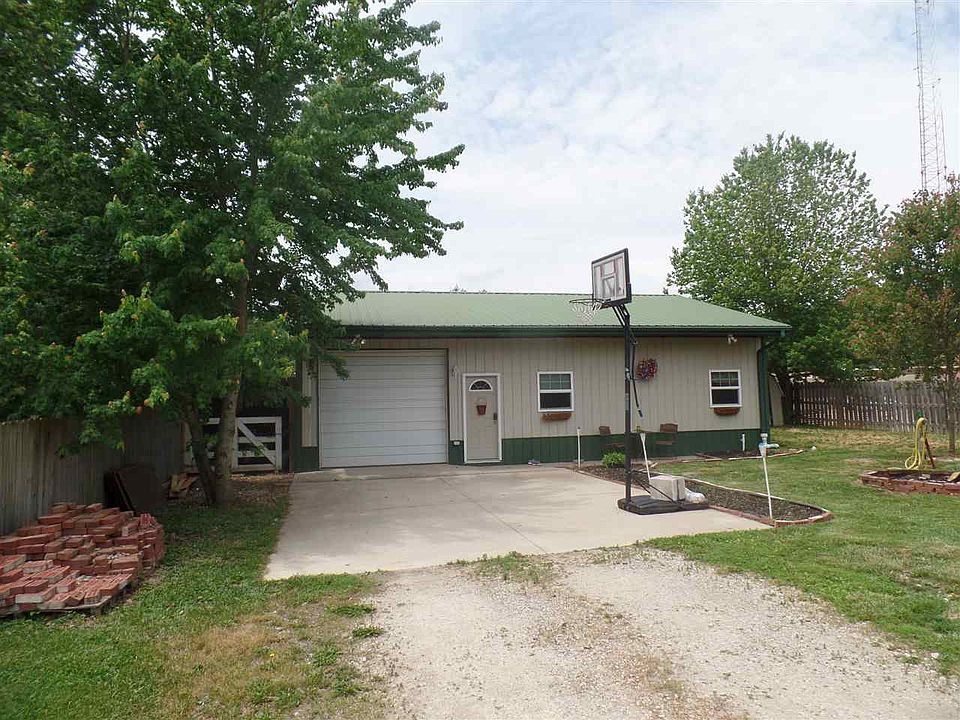 1st image of 300 County Road 70 E