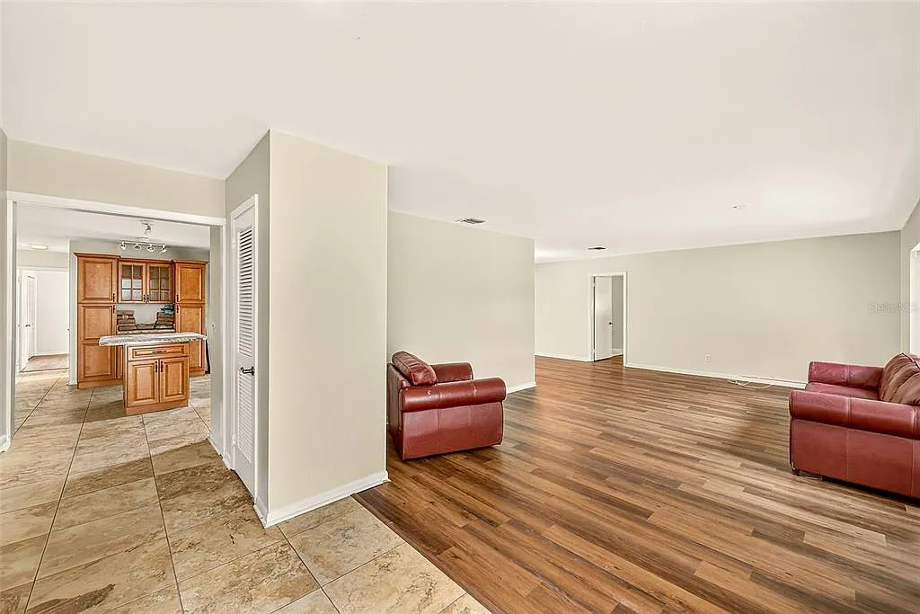 4 bed, 2.0 bath, 1739 sqft, $3,200 — Photo 3
