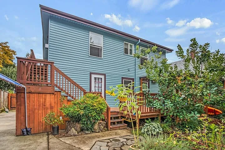 3145 NE Flanders St #1 — Photo 8