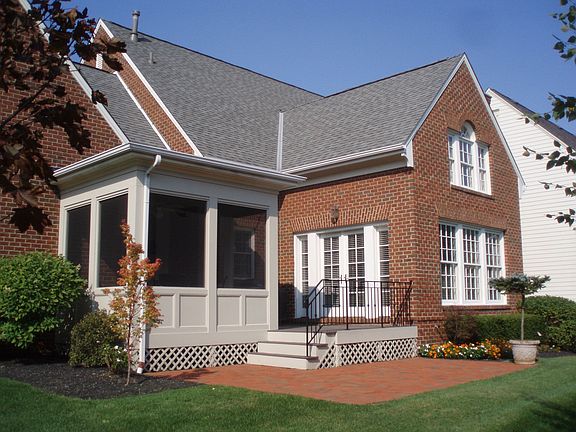 4th image of 22 Pickett Pl