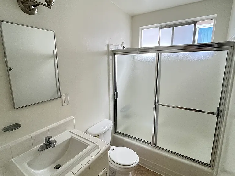 11746 Goshen Ave #7 — Photo 6