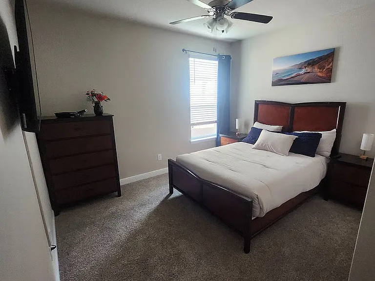 1209 Shackleford Ln — Photo 2