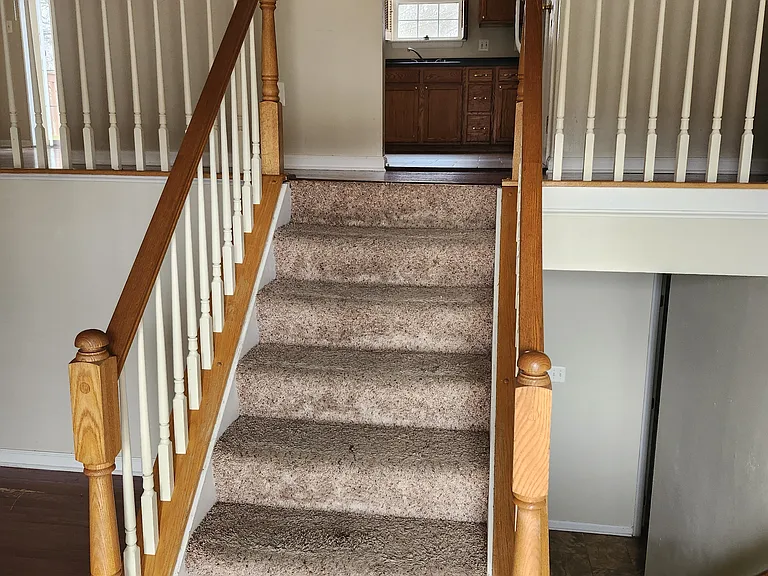 8 Pembroke Ln — Photo 7