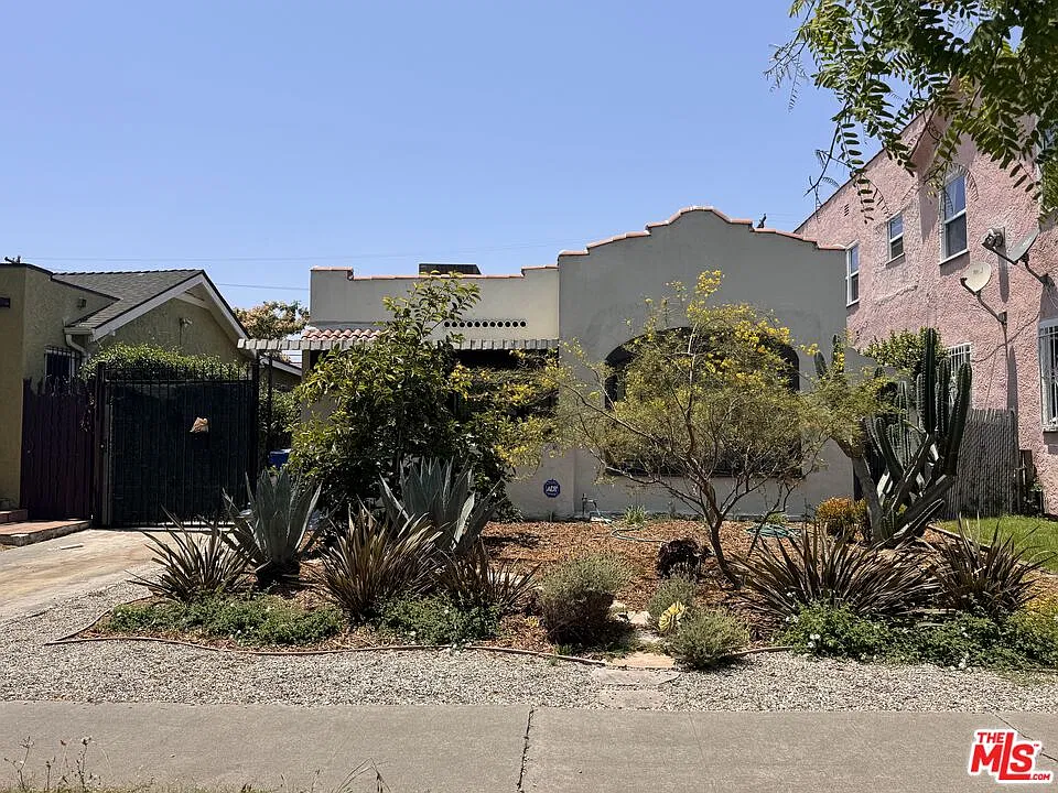 3 bed, 1.5 bath, 1416 sqft, $4,550 — Photo 2