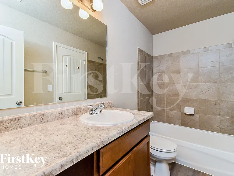 7687 Benecia Dr — Photo 13