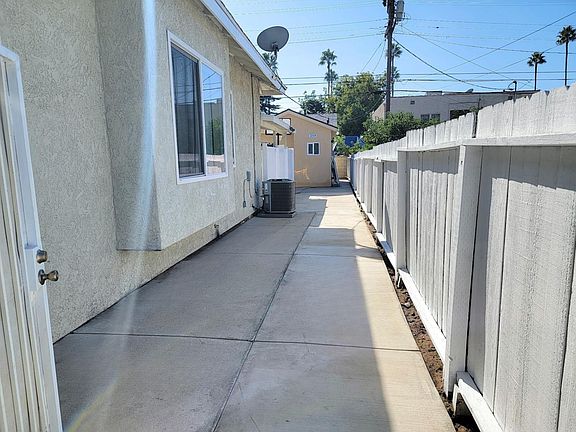 Side Gate Entrance to the Back Unit