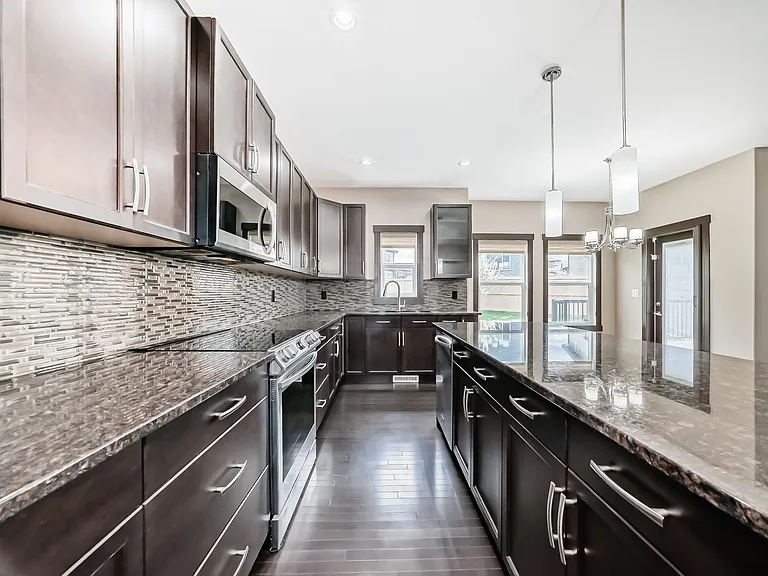 3015 Winspear Cmn SW — Photo 9