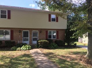 184 Oak Manor Dr, York, PA 17402