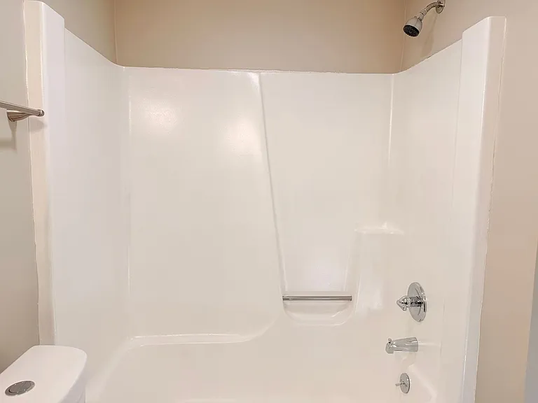 Pet-friendly Apartments for Rent in Hartford, VT! — Photo 4
