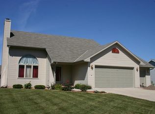 2698 E River Dr, Green Bay, WI 54301