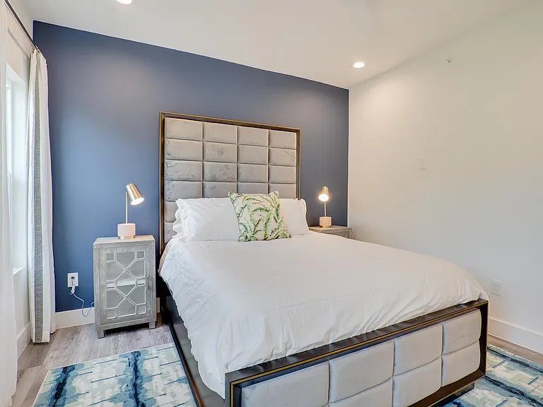 4508 Gilbert Ave #C — Photo 17