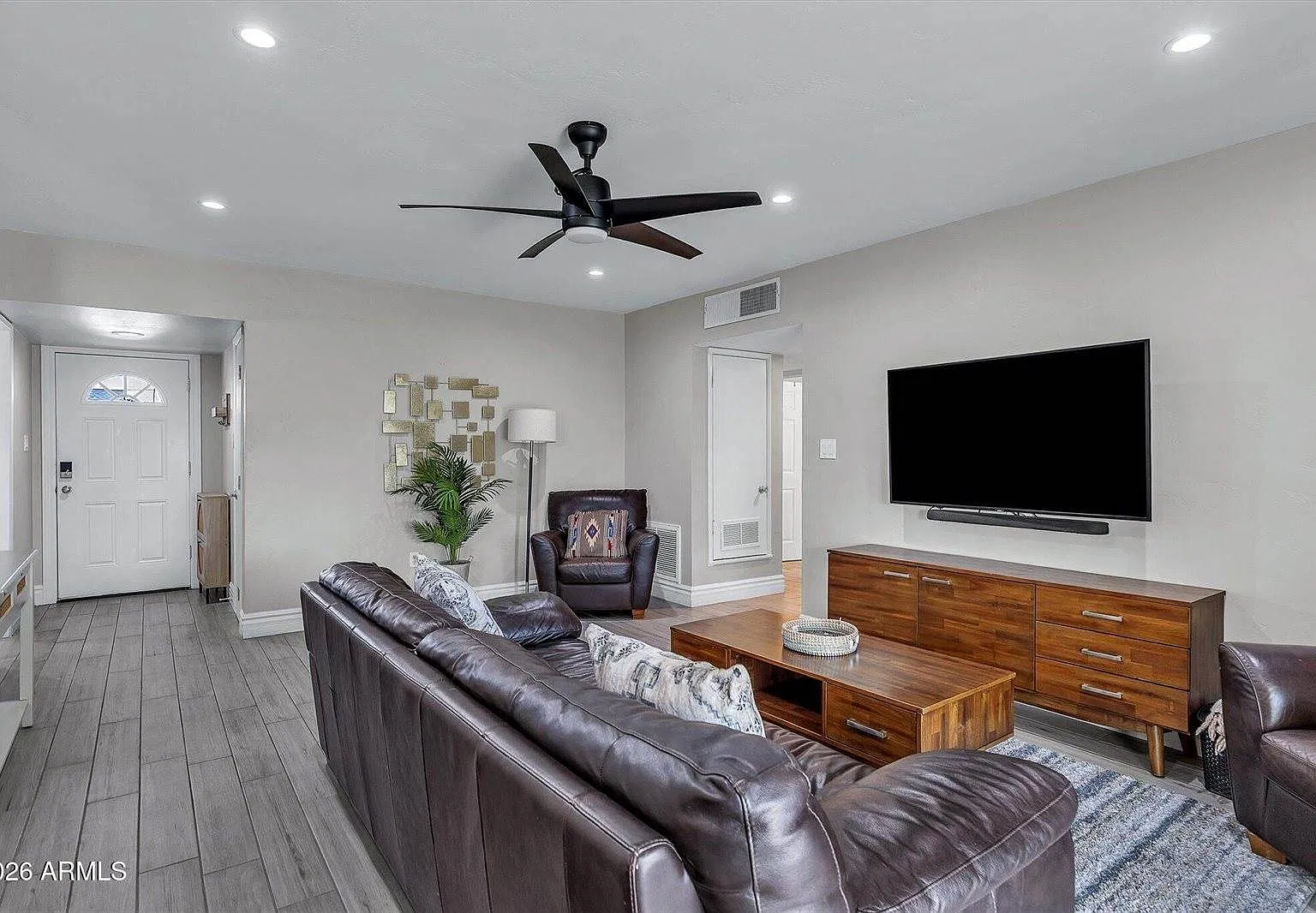 3 bed, 1386 sqft, $3,400 — Photo 4