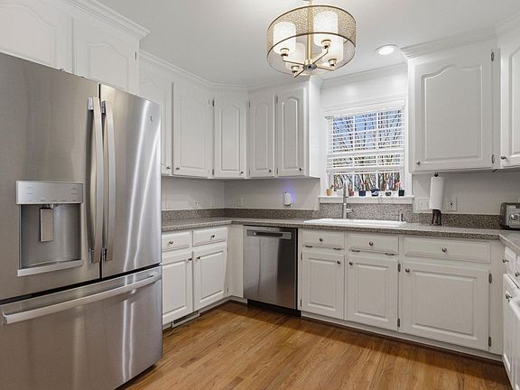 2nd image of 313 Squires Creek Rd