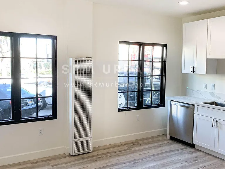 3922 8th Ave #4 — Photo 1