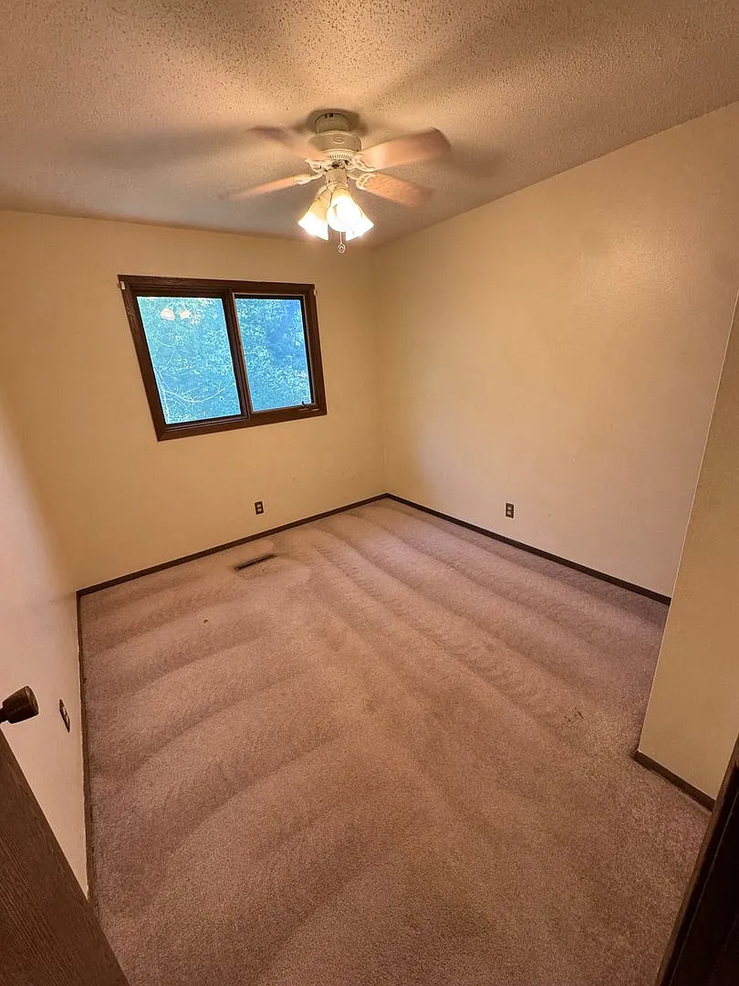 2 bedroom Townhome — Photo 3